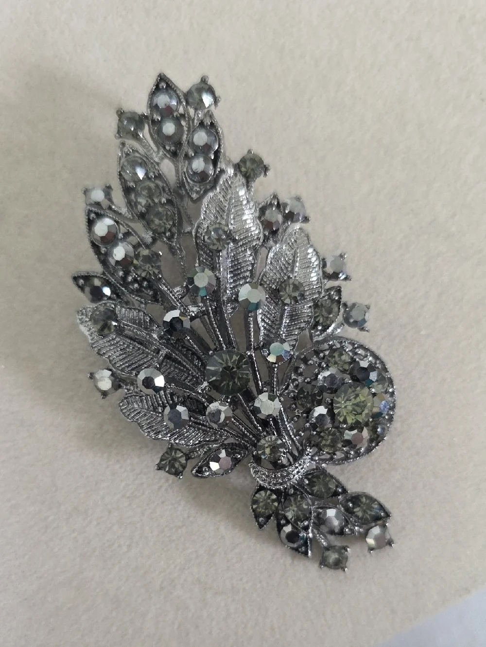 Vintage Smoky Gray Crystal Spray Brooch Pin Silver Tone Leaf & Floral Statement